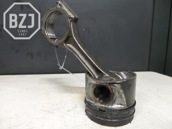 Usagé Piston Volkswagen Golf Prix sur demande proposé par BZJ b.v.