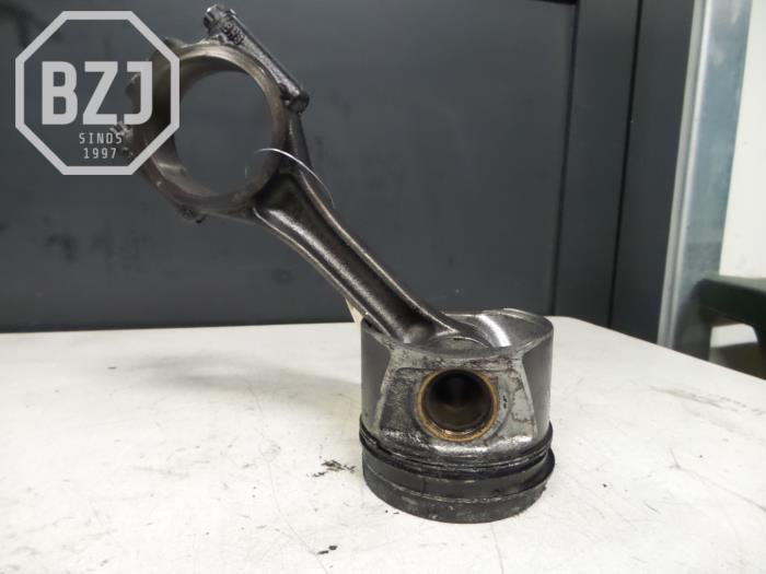 Usagé Piston Volkswagen Golf Prix sur demande proposé par BZJ b.v.