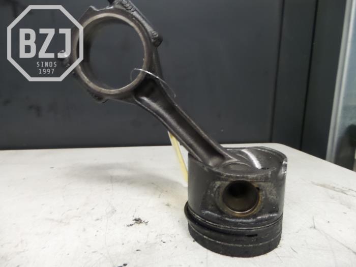 Usagé Piston Volkswagen Golf Prix sur demande proposé par BZJ b.v.
