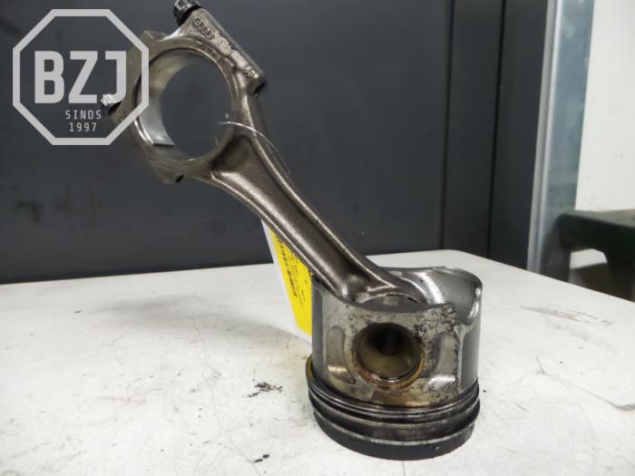 Usagé Piston Volkswagen Golf Prix sur demande proposé par BZJ b.v.