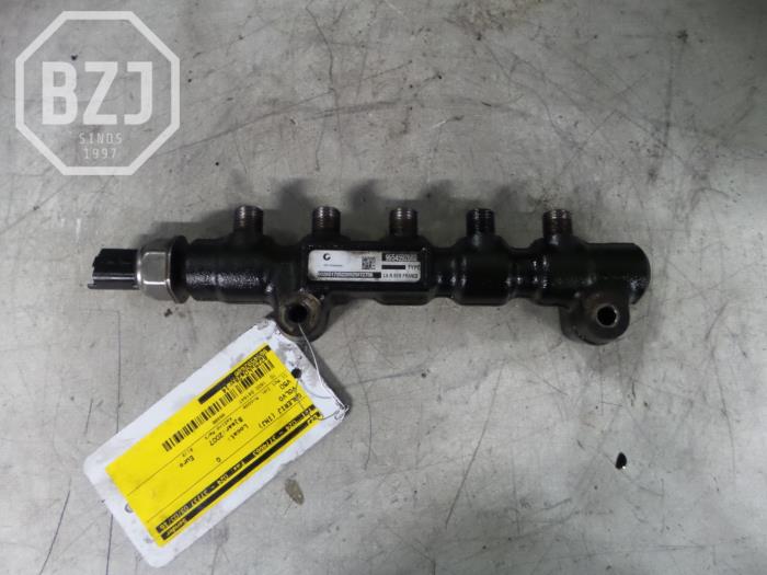 Fuel injector nozzle from a Volvo V50 2007