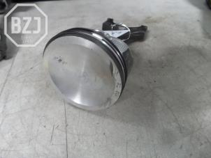 Kolben van een Mazda CX-7 2008