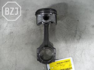 Kolben van een Mazda CX-7 2008