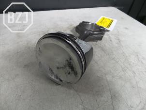 Kolben van een Mazda CX-7 2008