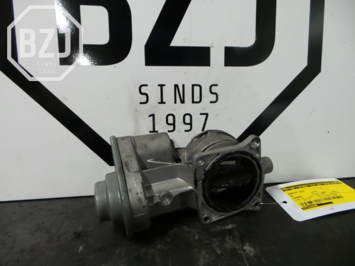 Throttle body from a Volkswagen Touareg 2005