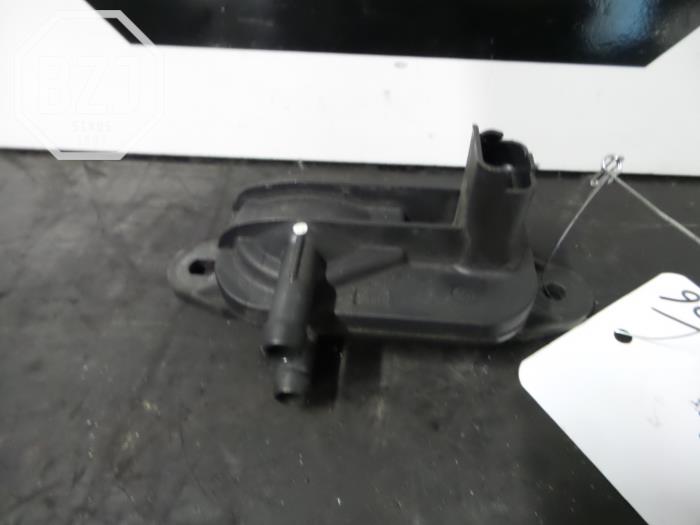 Used Particulate filter sensor Peugeot 407 (6D) 2.0 HDiF 16V Price on request offered by BZJ b.v.