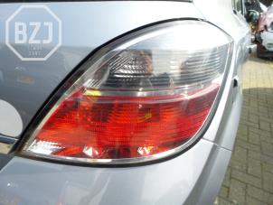 Usagé Feu arrière droit Opel Astra Prix € 25,00 Règlement à la marge proposé par BZJ b.v.