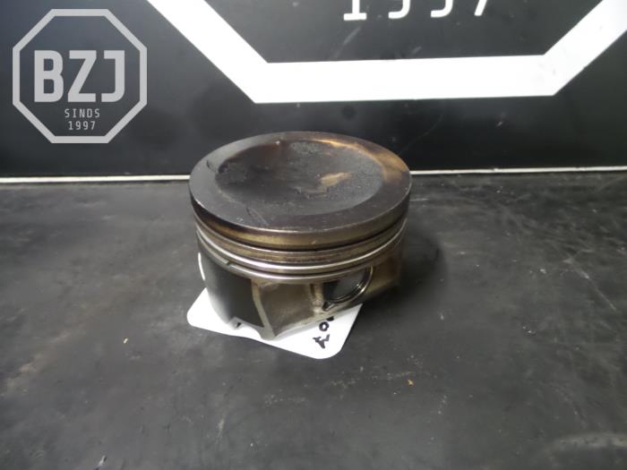 Usados Pistón Audi A4 Precio de solicitud ofrecido por BZJ b.v.