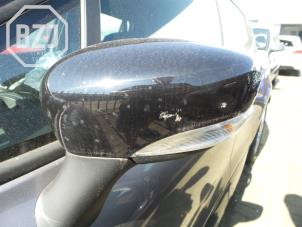 Used Wing mirror, left Renault Clio IV (5R) 0.9 Energy TCE 90 12V Price on request offered by BZJ b.v.
