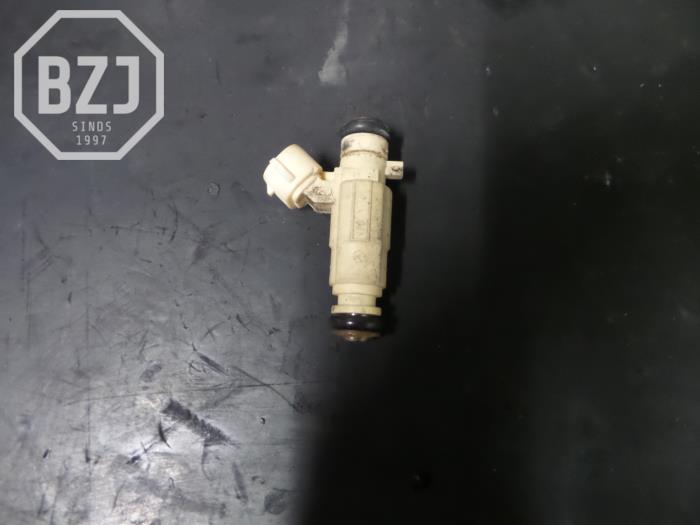 Injector (petrol injection) from a Hyundai Tucson 2006