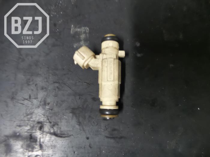 Injector (petrol injection) from a Hyundai Tucson 2007