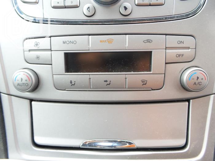 Używane Panel climatronic Ford Mondeo IV Cena na żądanie oferowane przez BZJ b.v.