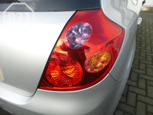 Używane Tylne swiatlo pozycyjne prawe Kia Cee'd Sporty Wagon (EDF) Cena na żądanie oferowane przez BZJ b.v.