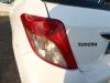 Tylne swiatlo pozycyjne lewe z Toyota Yaris III (P13), 2010 / 2020 1.33 16V Dual VVT-I, Hatchback, Benzyna, 1.329cc, 73kW (99pk), FWD, 1NRFE, 2011-09 / 2017-03, NSP13 2013