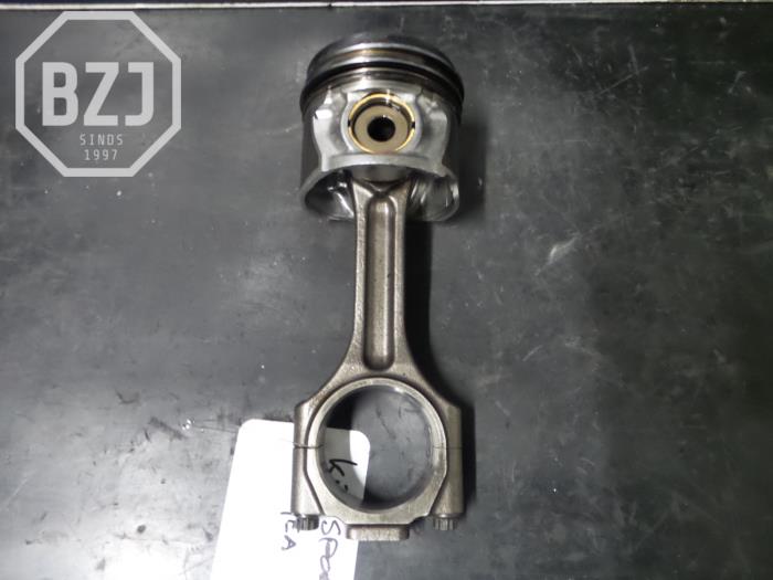 Used Piston Kia Sportage Price on request offered by BZJ b.v.