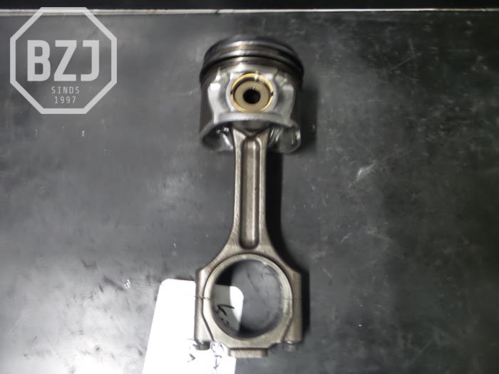 Used Piston Kia Sportage Price on request offered by BZJ b.v.