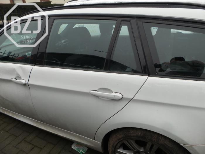 Rear door 4-door, left from a BMW 1 serie (E82) 118d 16V 2012