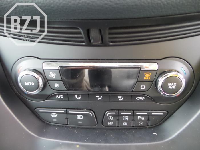 Używane Panel climatronic Ford C-Max Cena na żądanie oferowane przez BZJ b.v.