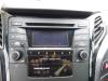 Radio CD Spieler van een Hyundai i40 (VFA), 2012 / 2019 1.7 CRDi 16V, Limousine, 4-tr, Diesel, 1.685cc, 85kW (116pk), FWD, D4FD, 2012-03 / 2019-05, VFA5D21; VFA5D41; VFA5D61; VFA5D81 2014