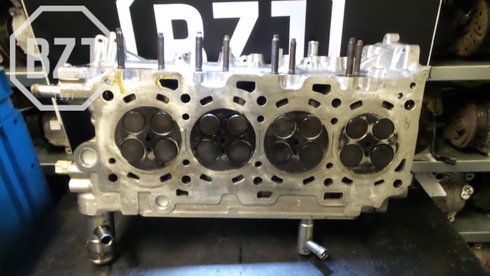 Cylinder head from a Lexus IS 2007