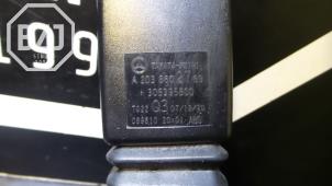 Usados Tensor de cinturón de seguridad izquierda detrás Mercedes C Sportcoupé (C203) 1.8 C-180K 16V Precio de solicitud ofrecido por BZJ b.v.