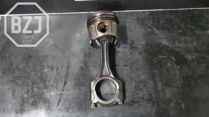 Used Piston Mercedes B-Klasse Price on request offered by BZJ b.v.