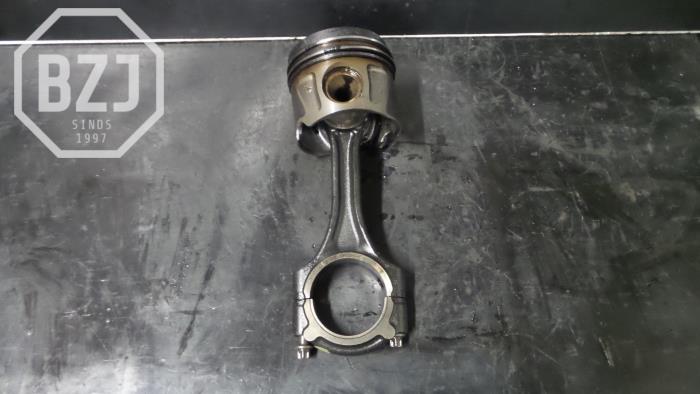 Used Piston Mercedes B-Klasse Price on request offered by BZJ b.v.