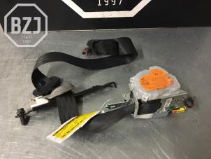 Usagé Tendeur de ceinture droit Hyundai I30 Prix € 65,00 Règlement à la marge proposé par BZJ b.v.
