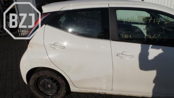 Porte arrière droite d'un Toyota Aygo (B40)  2014