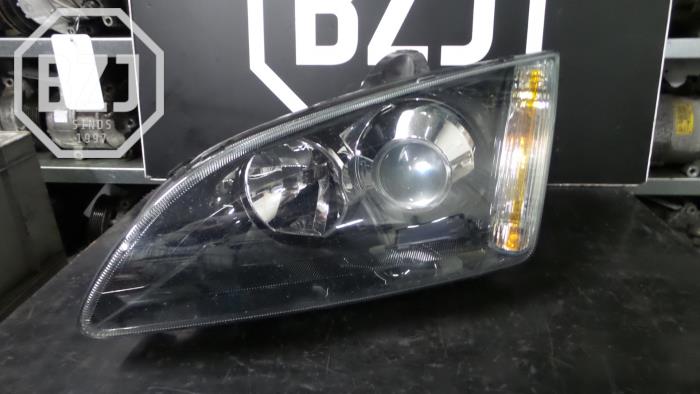 Used Ford Focus Headlight Left 4m5113w030pe Bzj Bv Proxyparts Com
