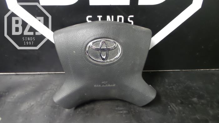 Left airbag (steering wheel) from a Toyota Avensis 2005