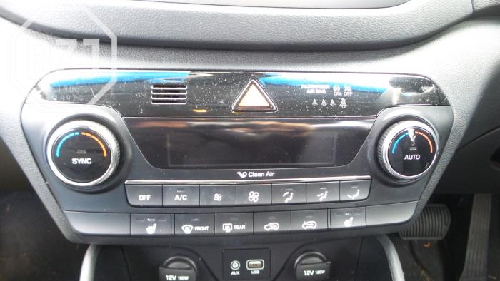 Używane Panel climatronic Hyundai Tucson Cena na żądanie oferowane przez BZJ b.v.