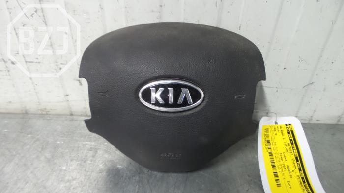 Left airbag (steering wheel) from a Kia Cee'd Sporty Wagon (EDF) 1.6 CRDi 90 16V 2011
