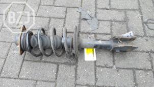 Used Fronts shock absorber, left Hyundai Santafe Price on request offered by BZJ b.v.