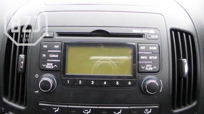 Used Hyundai I30 Radio CD player 961602L200 BZJ.bv