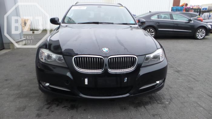 Front end, complete from a BMW 3 serie Touring (E91) 320i 16V 2011