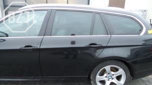 Używane Drzwi lewe tylne wersja 4-drzwiowa BMW 3 serie Touring (E91) 320i 16V Cena na żądanie oferowane przez BZJ b.v.