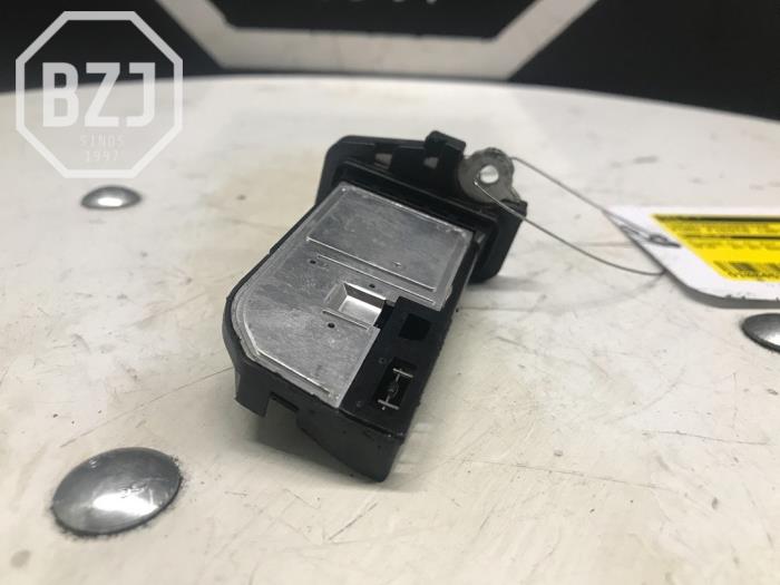 Gebrauchte Luftmassenmesser Ford Fiesta Preis € 60,00 Margenregelung angeboten von BZJ b.v.