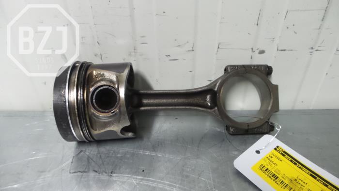 Used Piston Volkswagen Passat Price on request offered by BZJ b.v.