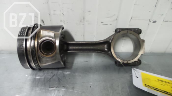 Used Piston Volkswagen Passat Price on request offered by BZJ b.v.