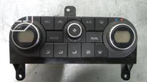 Gebrauchte Climatronic Panel Nissan Qashqai (J10) 1.6 16V Preis auf Anfrage angeboten von BZJ b.v.