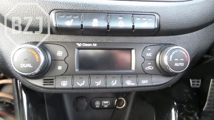Używane Panel climatronic Kia Pro cee'd (JDB3) 1.6 GT 16V Cena na żądanie oferowane przez BZJ b.v.