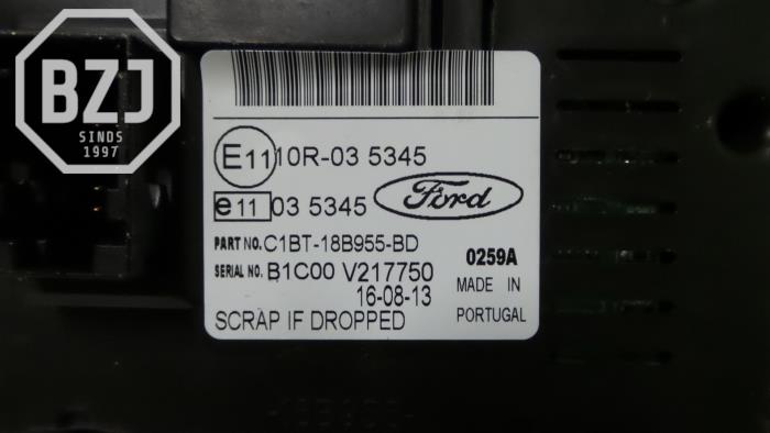Anzeige Innen van een Ford Fiesta 2013