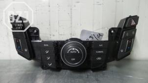Usados Panel Climatronic Hyundai i40 CW (VFC) Precio de solicitud ofrecido por BZJ b.v.