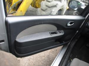 Used Door trim 2-door, left Renault Twingo II (CN) 1.5 dCi 90 FAP Price on request offered by Boekholt autodemontage B.V