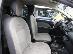 Gebrauchte Sitz rechts Renault Twingo II (CN) 1.5 dCi 90 FAP Preis auf Anfrage angeboten von Boekholt autodemontage B.V