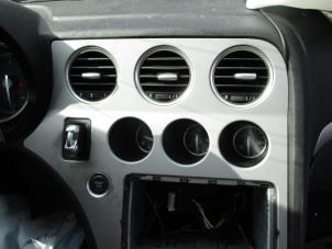 Usados Rejilla de aire de salpicadero Alfa Romeo 159 Sportwagon (939BX) 2.4 JTDm 20V Precio de solicitud ofrecido por Boekholt autodemontage B.V