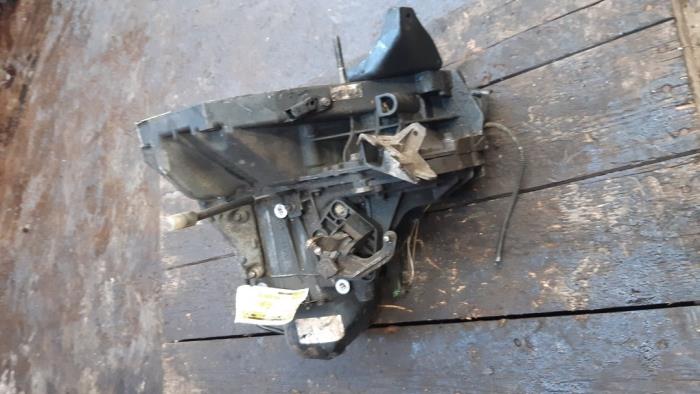 Gearbox from a Renault Scénic II (JM) 1.5 dCi 100 2004