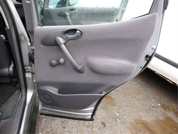 Rear door handle 4-door, right from a Mercedes-Benz A (W168) 1.4 A-140 1998