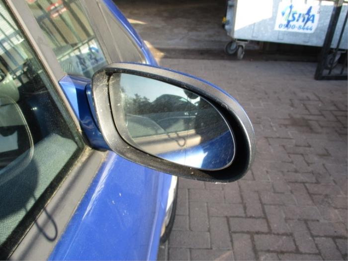 Außenspiegel rechts van een Mercedes-Benz A (W168) 1.6 A-160 1998
